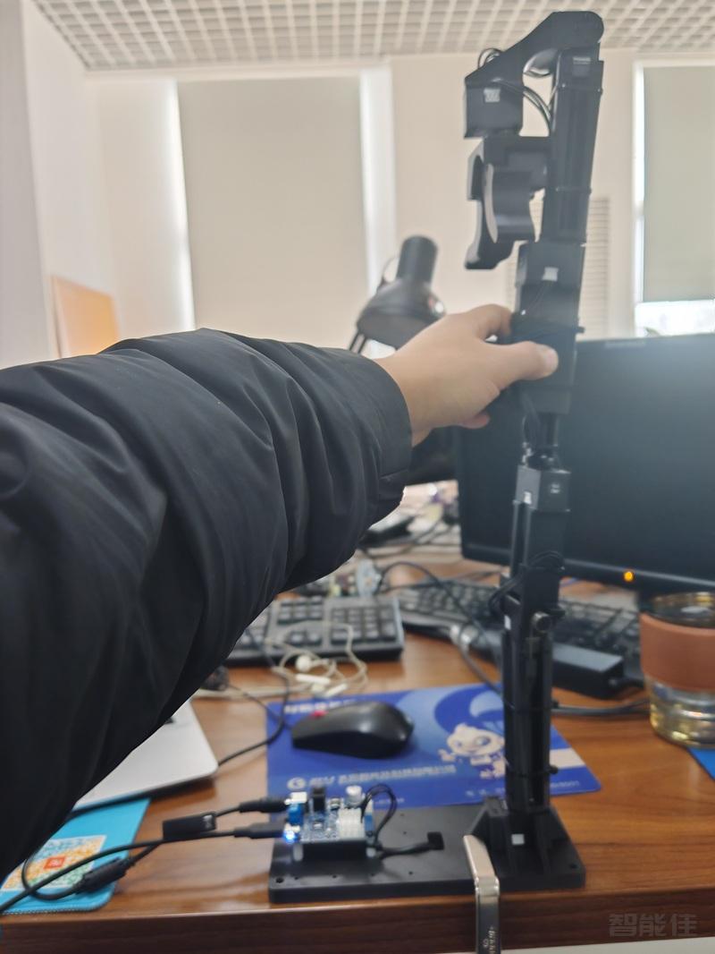 Franka 仿真初始校准和遥操.jpg